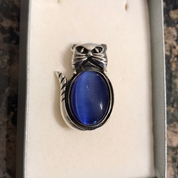 STERLING SILVER CAT PIN W/BLUE CATS EYE 128.00 NWT - Picture 4 of 5